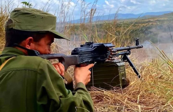 Celebran Aniversario 65 del Ejército Central de Cuba